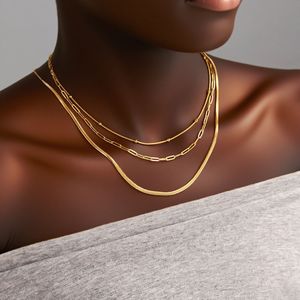 سلسلة عنق من الفولاذ المقاوم للصدأ مطلية بالذهب عيار 18 قيراط، بتصميم ملتوي على شكل حرف O، قابلة للتعديل، متوفرة بالجملة - Product Image 2