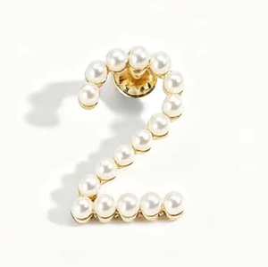 Spilla con Perle Placcata Oro, Numero Misto da 0 a 9, Gioiello Regalo per Confraternite e Sorellanze - Product Image 5