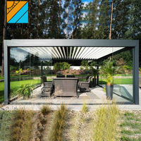 Pergola bioclimatique extérieure avec toit à lames orientables automatiques en aluminium pour terrasse