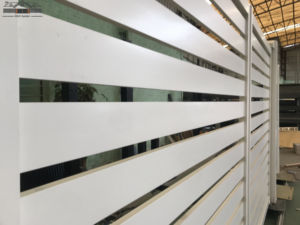 ประตูสวิงสีขาวแบบอัตโนมัติประตูท้ายรถแบบแกว่งคู่ดีไซน์ประตูอะลูมิเนียม - Product Image 4