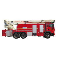 Camion de pompiers HOWO rouge avec fonction de lance d'incendie, véhicule de sauvetage en altitude pour la lutte contre les incendies, à vendre