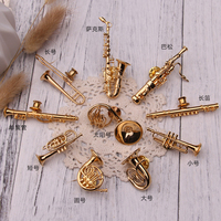 Vente en gros de broches diverses en forme de guitare, de violon, accessoires de mode, broche en bois