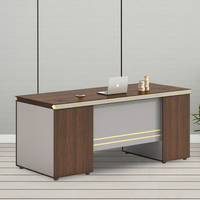 Bureau de travail moderne et durable pour la maison avec design modulaire écologique, construction en panneaux de bois, solutions de rangement pour usage professionnel