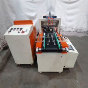 Machine de fabrication de plaques de piège à colle pour rats et insectes, avec engrenages et roulements à colle thermofusible électrique et emballage automatique de cartons - Product Image 5