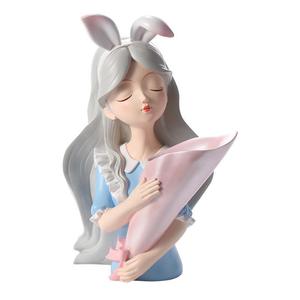 Vaso Artistico in Resina Alice Girl per Decorazione Casa, Ornamento per Composizioni Floreali, Mobile TV e Tavolo da Soggiorno - Product Image 6