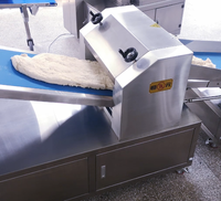 Machine de remplissage commerciale de petit pain cuit à la vapeur et petits pains farcis formant la ligne de machine