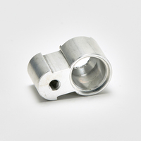 Petites pièces en acier inoxydable personnalisées en usine Joint de tuyau de refroidissement liquide usiné CNC pour percer le brochage