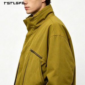 Chaqueta Gabardina Corta para Hombre, Estilo Gabardina, Cuello Alto, Doble Botonadura, con Epaulettes y Forro a Rayas en Contraste - Product Image 6