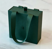 Boîte cadeau de luxe en similicuir avec poignée en ruban, boîte de rangement pour bijoux avec logo personnalisé pour collier, bague, boucles d'oreilles