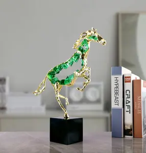 نماذج الخيول الحيوانية الاصطناعية اليدوية واقعية صغيرة معدنية صغيرة الكريستال التماثيل الديكور الحصان زخرفة مع قاعدة الرخام الأسود