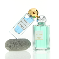 Quadratische Luxus-Parfümflasche 30ml 50ml 100ml Glasflasche Silberner Metallverschluss Individuelle Farbe Logo mit Goldkugel