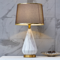 Lámpara de Escritorio Decorativa de Diseño Moderno y Exquisito, con Patrón de Cerámica de Lujo Italiano, Alimentada por Corriente Alterna de 220V, para Mesita de Noche de Hotel