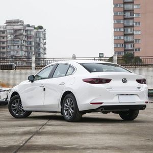 Auto Compacto 2025 <span class=keywords><strong>Mazda</strong></span> <span class=keywords><strong>3</strong></span> Axela 1.5L, Cuatro Puertas, Cinco Asientos, Sedán, Transmisión Manual de 6 Velocidades, Gasolina, Autos Usados - Product Image 5