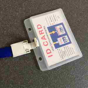 Porta Tarjetas de Identificación de Plástico Impermeables al por Mayor con Cordones - Fundas Verticales para Tarjetas de Identificación para Empleados, Estudiantes, Trabajo y Exposiciones - Product Image 3