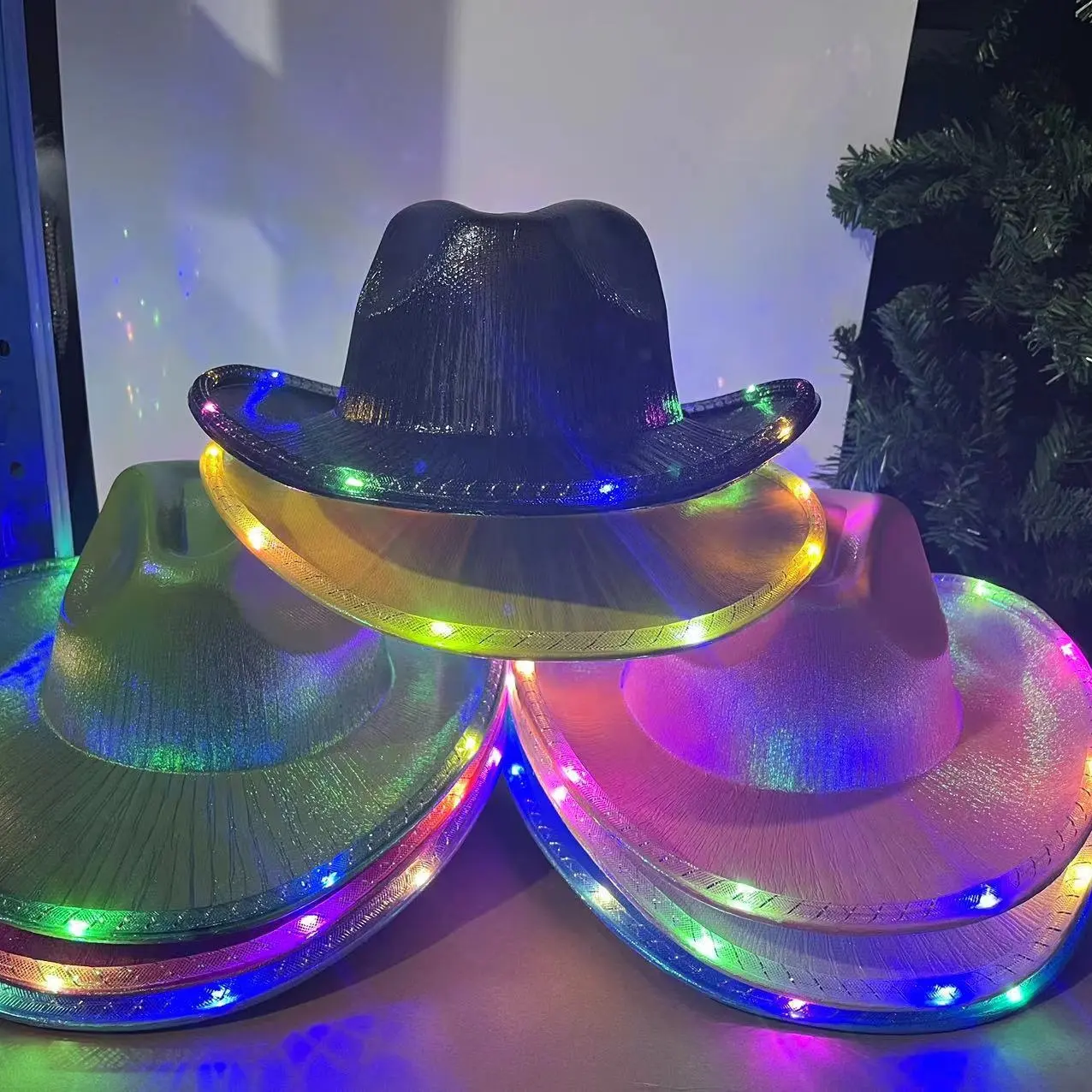 Grosir topi koboi LED bercahaya lampu warna-warni perlengkapan dekorasi pesta musim karnaval Halloween