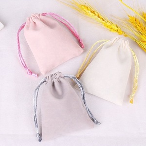 Sac à cordon en velours personnalisable 20x25cm, pochette de rangement pour bijoux avec option d'impression pour l'emballage - Product Image 1