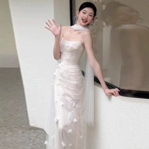 Abito da sposa senza spalline in tulle con fiori 3D e sciarpa velata per matrimonio all'improvviso - Product Image 2