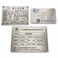 Etiqueta de Parámetros Industriales Personalizada, Placa Técnica Metálica con Impresión UV y Especificaciones Grabadas para Unidades de Control de Maquinaria