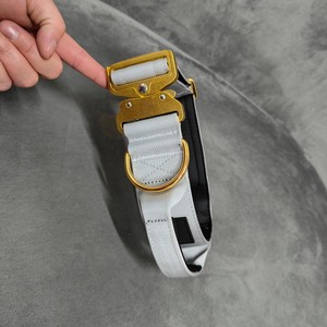 Collare per Cani LED Tattico con Fibbia a Sgancio Rapido da 5cm, Resistente, Morbido, Personalizzabile in Nylon, Motivo Uniforme - Product Image 4