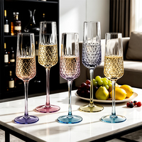 Ensemble de verres à vin à long pied personnalisables, style rétro et luxe léger, pour fêtes et mariages