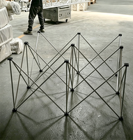 Scène pliante portable et durable avec podium, structure en treillis et jupe noire en aluminium