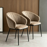 Chaise de salle à manger moderne en velours avec dossier plissé vertical, chaise d'appoint à dossier baquet, chaise de loisirs à pieds en métal noir pour salle à manger, cuisine, maison