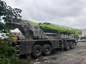 Grue mobile d'occasion Zoomlion ZTC1300V 130H de marque chinoise, 130T, en bon état avec moteur et pompe, disponible à Dubaï. - Product Image 2