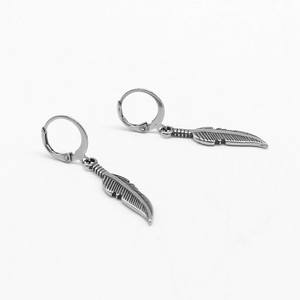 Yunnique Boucles d'oreilles en forme de plume en acier inoxydable, bijoux de fête pour hommes et femmes - Product Image 3