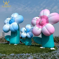 Décoration florale gonflable pour marché de printemps, exposition extérieure en pelouse et au parc, et plante gonflable personnalisable à effet dégradé pour zones de villégiature