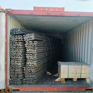 Rail de voie ferrée en acier P15 de 15 kg/m pour l'exploitation minière souterraine et les chemins de fer forestiers en stock - Product Image 1
