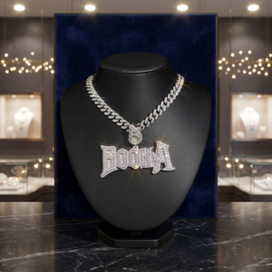 Colgante de Moissanita para Hombre, Estilo Hip Hop, Plata de Ley, Engaste de Canal, Diseño Graffiti Bangkok Invaders, Bañado en Rodio, Lujo, Color Rosa - Product Image 2
