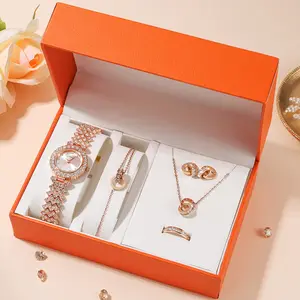Set Modis Trendi Perhiasan Baja Titanium Berlian Set Lima Potong Jam Tangan Mewah Wanita dan Gelang Kalung Anting-Anting Set Kotak