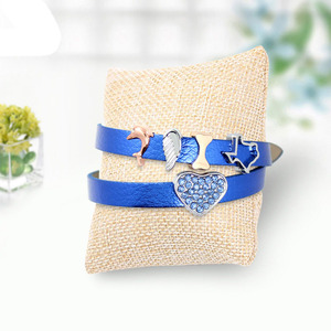 <span class=keywords><strong>Bracelet</strong></span> en cuir de nom de lettre de famille <span class=keywords><strong>personnalisé</strong></span> pour dames de 8mm bon marché en gros - Product Image 1