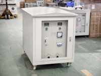 Convertisseur de tension LWNY économique 120 kVA monophasé 220 V vers triphasé 220 V, style coque étanche à la pluie