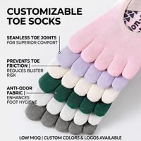 Chaussettes de yoga et de Pilates antidérapantes personnalisées OEM pour femmes, à faible MOQ, avec sangles, cinq orteils, pour barre, fitness, reformer, studio, en coton, antidérapantes