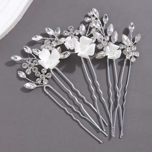 Parure de pinces à cheveux romantiques pour mariée, style bohème, faites à la main, accessoires dorés avec fleurs en argile polymère, perles et cristaux - Product Image 3