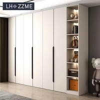 Armoire de chambre d'angle en bois en forme de L avec éclairage LED, portes en verre, design italien moderne, montage mural, utilisation hôtelière, garantie 5 ans