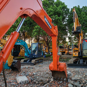 รถขุดตีนตะขาบ Doosan DX75/DX60 มือสองขายดี พร้อมใบมีดบูลโดเซอร์ บุ้งกี๋ 0.2 ลบ.ม. น้ำหนัก 7.5 ตัน มอเตอร์/ปั๊ม กำลัง 45.8 กิโลวัตต์ - Product Image 6