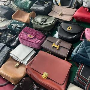 <span class=keywords><strong>Borse</strong></span> di Seconda Mano A15 per Donna, Vendita all'Ingrosso di <span class=keywords><strong>Borse</strong></span> Usate, <span class=keywords><strong>Borse</strong></span> Economiche da Donna, Borsa a Tracolla Ukay - Product Image 5