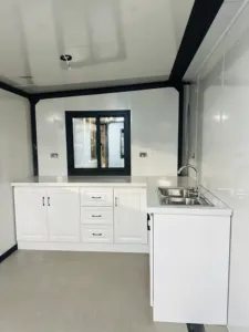 China Prefabricated Home 20FT Luxury 3 Bedroom Expandable Tiny Container House