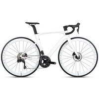 Vélo de route entièrement en carbone 700C 24 vitesses 105 R7120 Freins à disque hydrauliques Guidon en carbone aérodynamique Roues en alliage 38 mm Axe traversant T47 Léger 8,7 kg