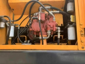 Excavatrice sur pneus Hyundai 210W-7 d'occasion à prix avantageux, 21 tonnes, moteur durable de haute qualité, puissance de 125 kW, en vente - Product Image 6