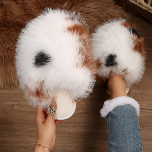 Chaussons tendance pour femmes, mignons, antidérapants, avec semelle extérieure en PVC, chauds, pour l'été et l'hiver, en fausse fourrure pelucheuse, pour la maison et l'extérieur - Product Image 3