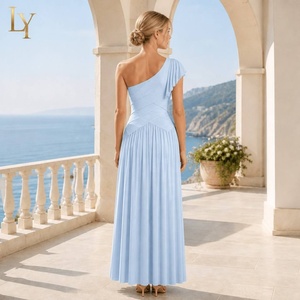 Fabricant de robes de soirée longues en mousseline plissée à volants et à une épaule, sur mesure, en gros - Product Image 2