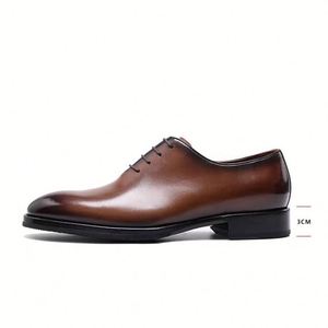 Zapatos de Cuero Casuales de Negocios Británicos con Relieve Brook, Suelas Gruesas Brillantes, Zapatos de Hombre de Cuero Pintado a Mano - Product Image 4