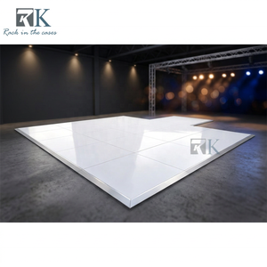 Scène de défilé avec plateforme de sol blanc brillant pour la décoration de la scène - Product Image 2