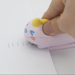 Grapadora de concha de esponja para encuadernación de libros con forma de Animal bonito y colorido personalizado, grapadora de descompresión de suministro pequeño escolar para niños - Product Image 5
