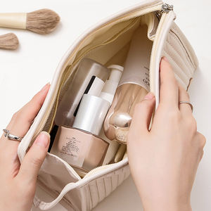 Venta caliente nuevo diseño Popular niñas cierre de cremallera organizador de maquillaje de moda viaje al aire libre moda PU bolsa de cosméticos - Product Image 2