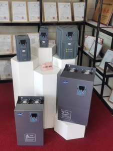 Bán hàng nóng 380V ba giai đoạn đầu vào VFD MPPT bơm năng lượng mặt trời biến tần 15KW 45Kw 75Kw 90Kw tần số ổ đĩa biến tần - Product Image 5