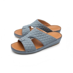 Sandalias Árabes Personalizadas, Elegantes y Tradicionales, de Cuero Premium para Hombre, Hechas a Mano, para Ramadán y Ocasiones Festivas - Product Image 1